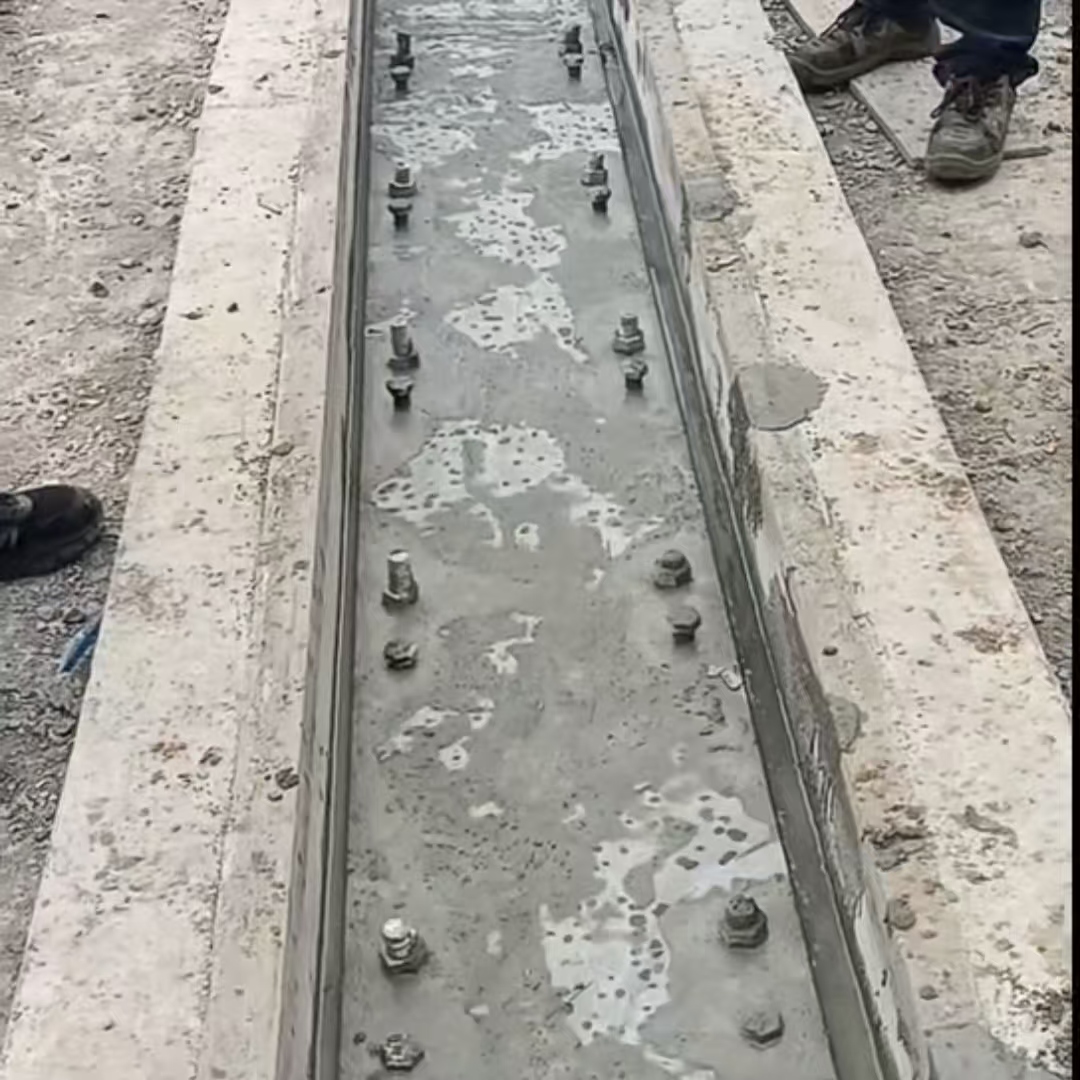 南陵港口码头起重机龙门吊重型机械设备稳固用早强快凝轨道胶泥